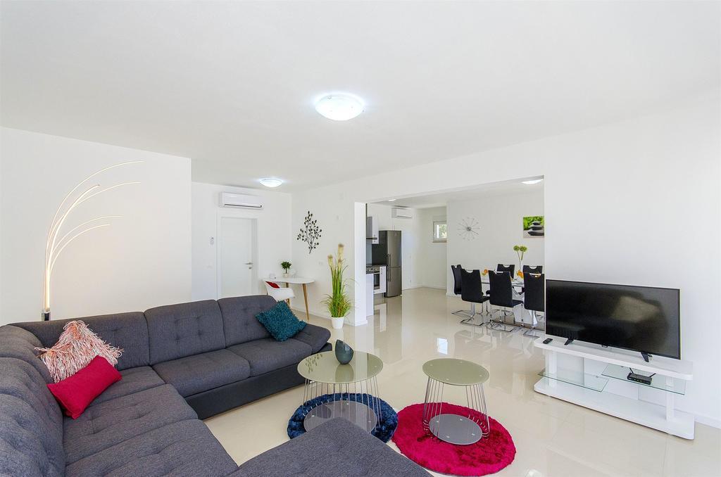 Apartments Villa V Vir Ngoại thất bức ảnh